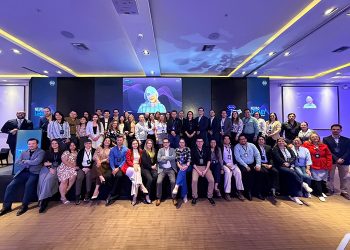El tiempo es neuronas: Roche propone co-crear un ecosistema digital y médico frente al impacto económico de la Esclerosis Múltiple en Ecuador