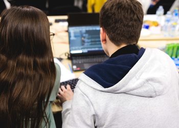 Estudiantes demostrarán su talento en innovación, creatividad y robótica durante un desafío tecnológico en Quito