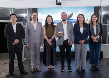 Regia apuesta por la innovación sostenible con un nuevo envase hecho de piedra que reduce el uso de plástico hasta en un 30%