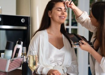 DÍA DEL MAQUILLADOR: CONOCE LAS 4 TENDENCIAS DE MAQUILLAJE DEL MOMENTO