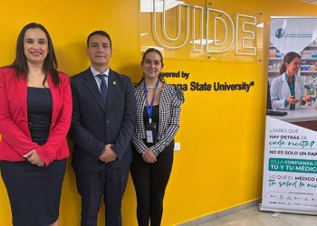 ¿Qué pasa con una receta después de salir del consultorio? ALFE lleva este debate a las aulas de Medicina