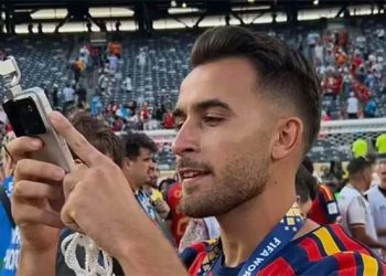 El teléfono con cámara robótica que conquistó las miradas en la gran final del fútbol