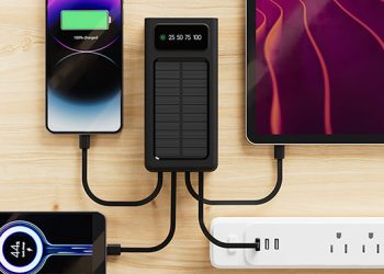 Xtech presentó su banco de energía con panel solar y cables de carga integrados