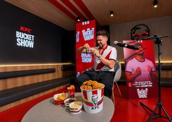 KFC REVOLUCIONA SU EXPERIENCIA DIGITAL CON «EL BUCKET SHOW» Y LLEVA EL CONCEPTO DEL «DIPEO» A OTRO NIVEL JUNTO A JOHANN VERA