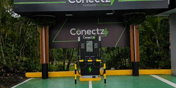 CONECTZ amplía su red de carga rápida con nuevas electrolineras en Pedro Vicente Maldonado y Salinas