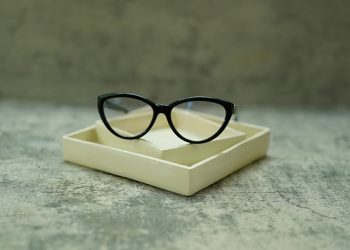 Transitions® de Essilor: Cuando la tecnología visual también  refleja tu estilo