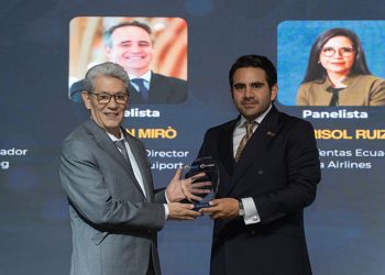 Aymesa recibe reconocimiento de la Cámara Ecuatoriana Panameña por su liderazgo, trayectoria y aporte a la industria automotriz nacional