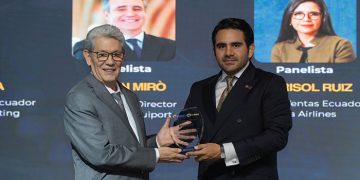 Aymesa recibe reconocimiento de la Cámara Ecuatoriana Panameña por su liderazgo, trayectoria y aporte a la industria automotriz nacional