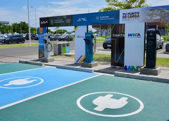 Autoeastern fortalece la movilidad eléctrica en Manta con 6 nuevos puntos de carga intermedia gratuitos